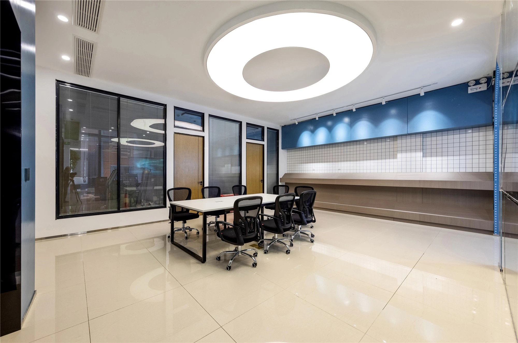 【案例賞析】武漢市車都天然氣營業(yè)廳完工實景展示，開放多元，活力共享！(圖3)